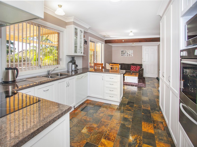 61 Barton Drive, Kiama Downs NSW 2533