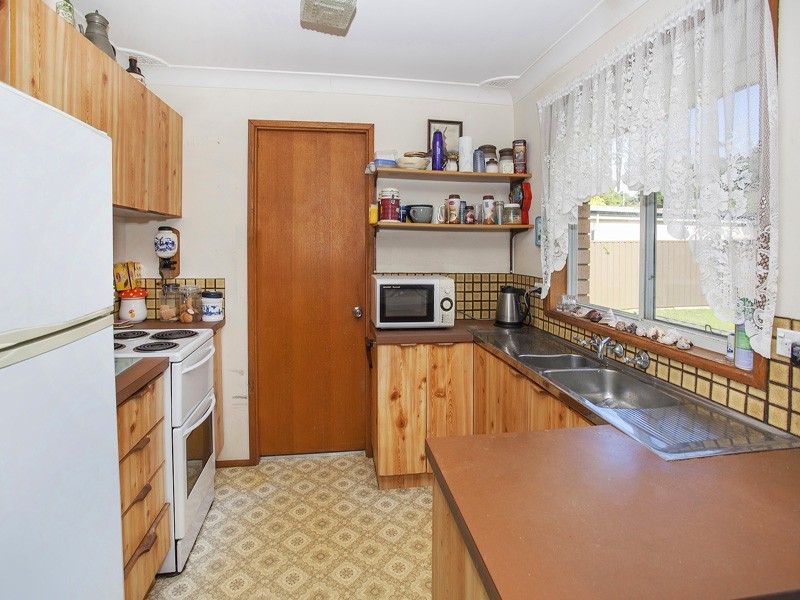 61 Kiarama Ave, Kiama Downs NSW 2533