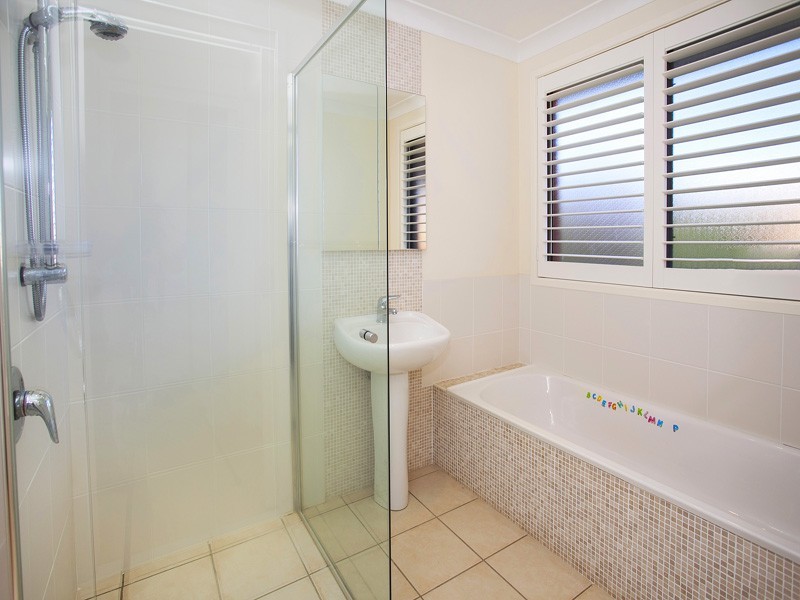 74 Kiarama Avenue, Kiama Downs NSW 2533