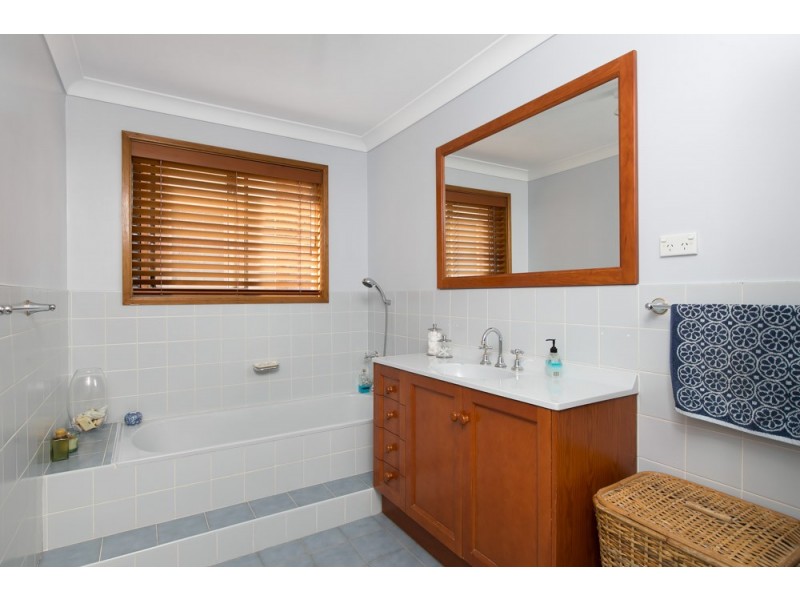 18 Cullen Drive, Kiama Downs NSW 2533
