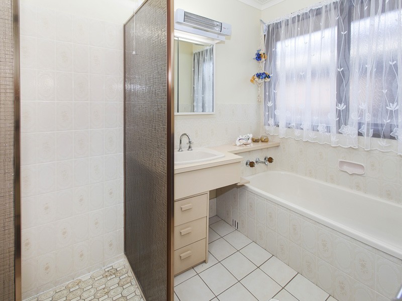 15 Kurrawa Ave, Kiama Downs NSW 2533