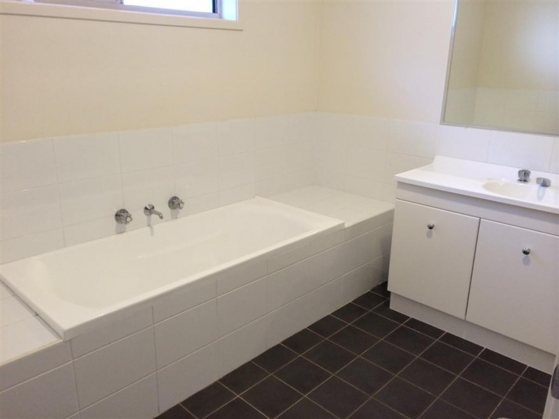 13 Eugene Street, Kiama NSW 2533