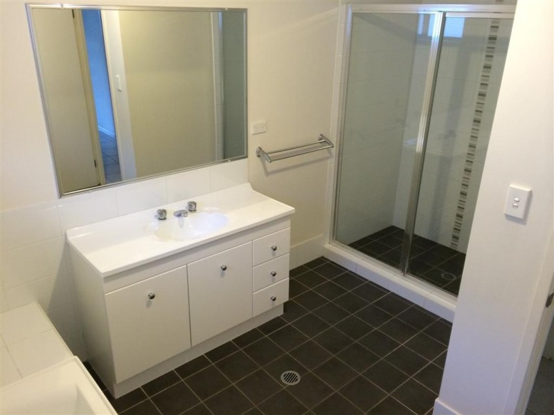 13 Eugene Street, Kiama NSW 2533