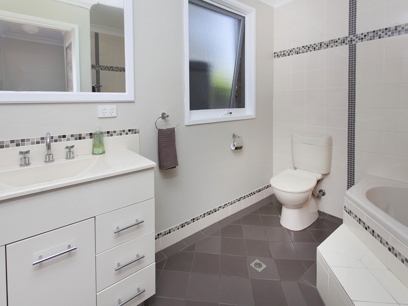 12 Tarrant Avenue, Kiama Downs NSW 2533