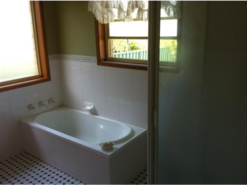 19 Tarrant Ave, Kiama Downs NSW 2533