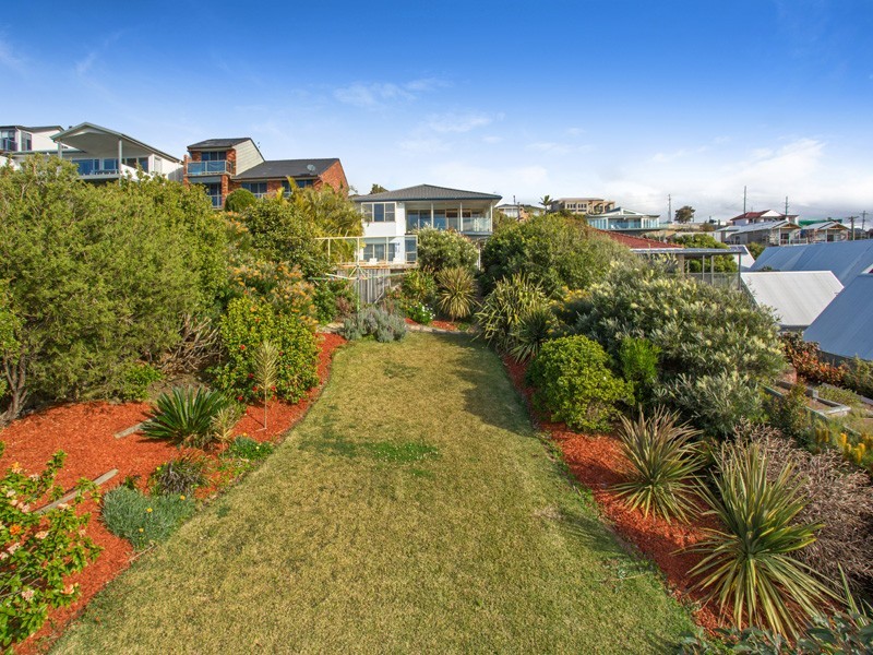 11 Antrim Street, Kiama NSW 2533