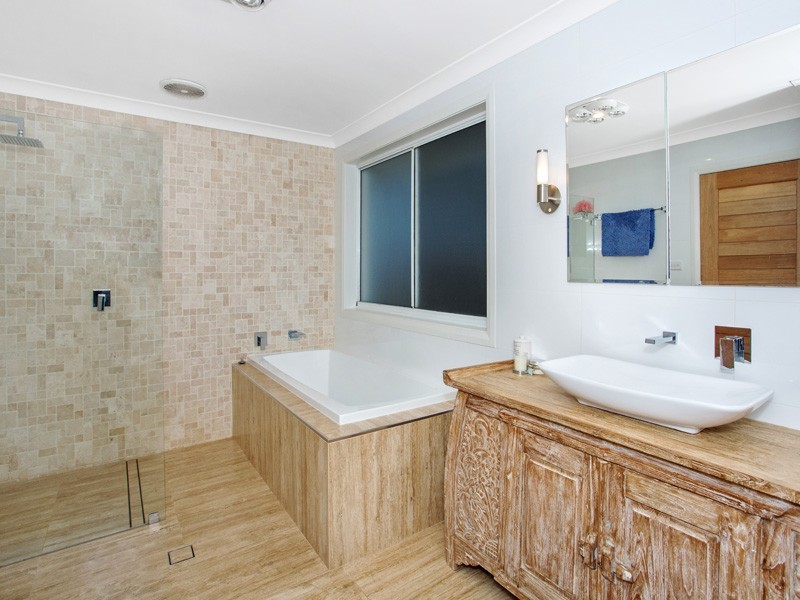 33 Alexander Avenue, Kiama Downs NSW 2533