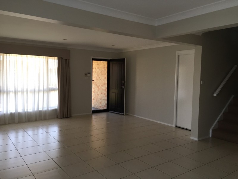 15 Illowra Crescent, Primbee NSW 2502