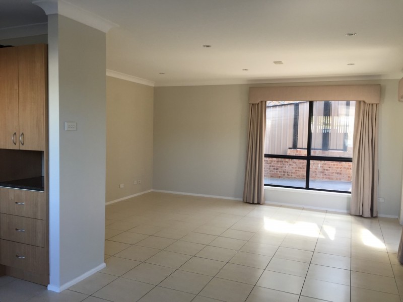 15 Illowra Crescent, Primbee NSW 2502