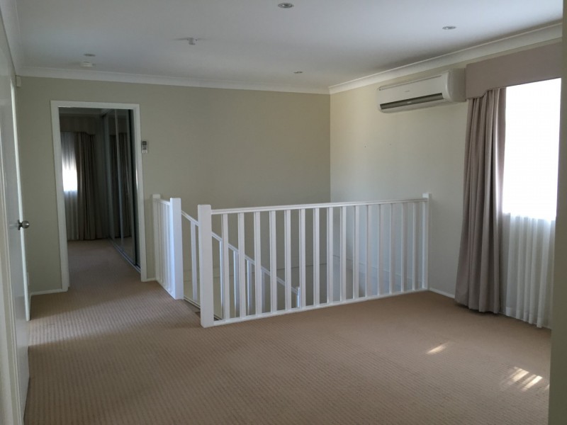 15 Illowra Crescent, Primbee NSW 2502