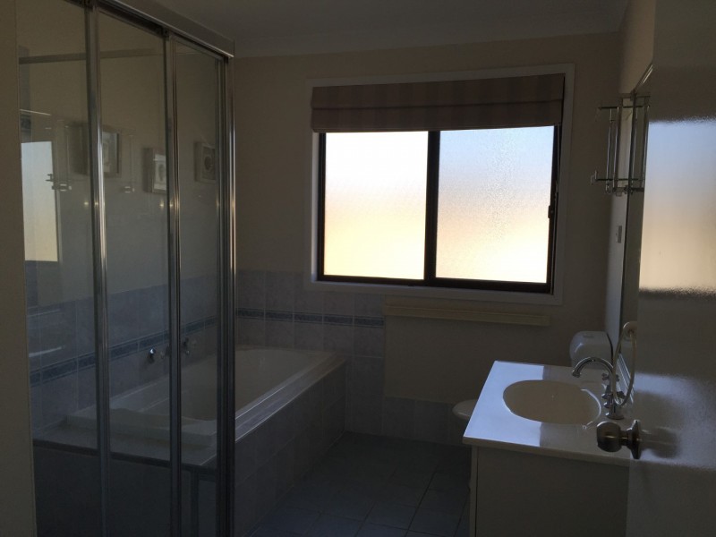 15 Illowra Crescent, Primbee NSW 2502