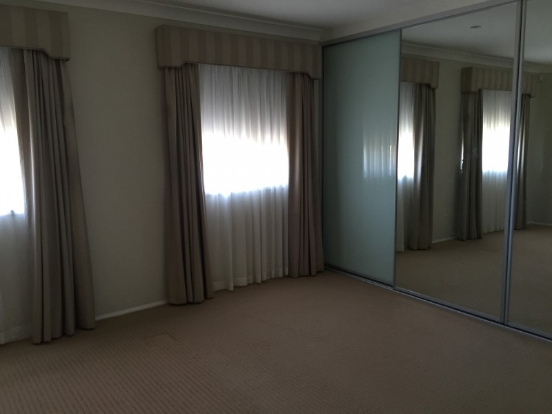 15 Illowra Crescent, Primbee NSW 2502