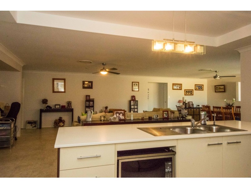 30 Blue Bell Way, Worrigee NSW 2540