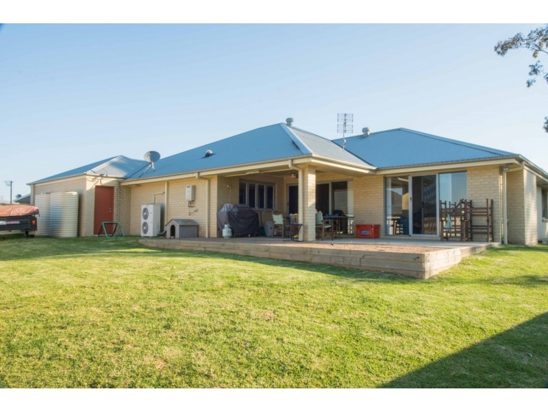 30 Blue Bell Way, Worrigee NSW 2540