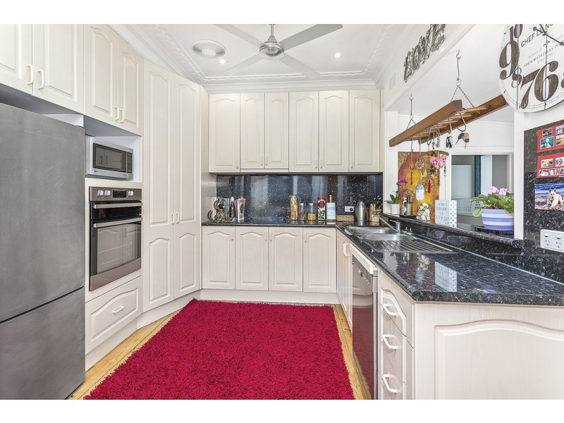 6 Hutchinson Street, Kiama Downs NSW 2533