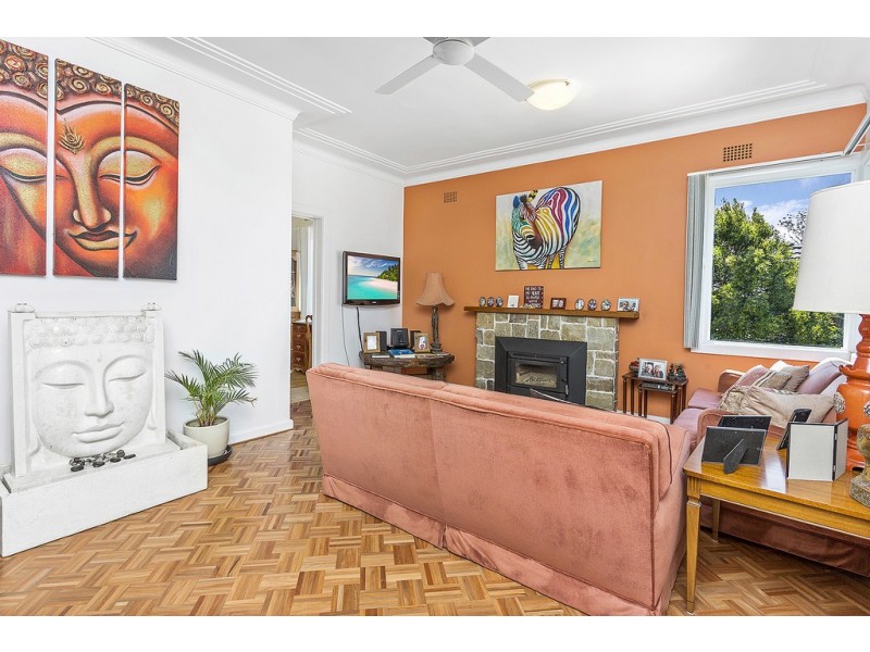6 Hutchinson Street, Kiama Downs NSW 2533