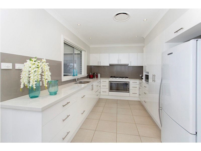 61 The Boulevarde, Oak Flats NSW 2529