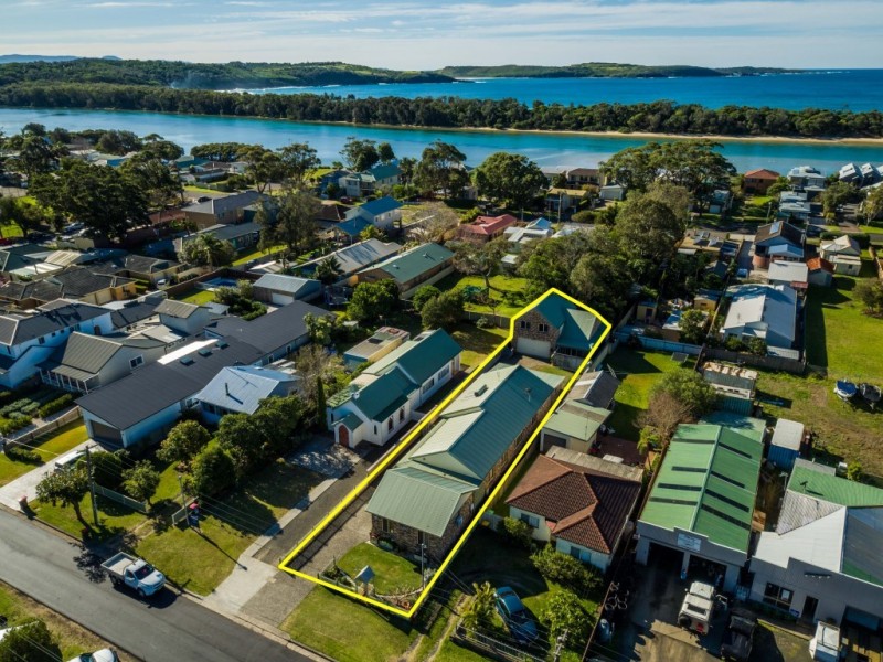 15 RAILWAY AVENUE, Minnamurra NSW 2533