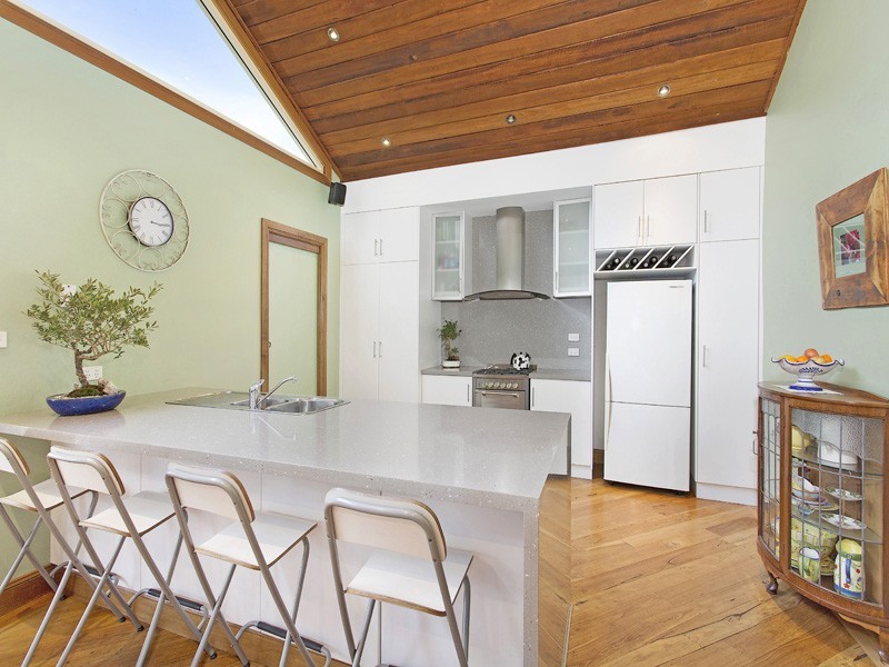 15 RAILWAY AVENUE, Minnamurra NSW 2533