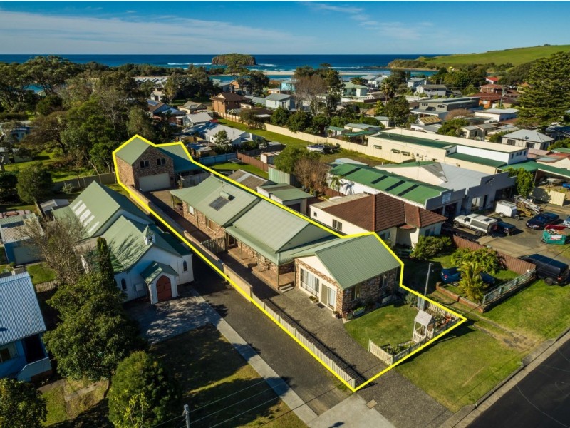 15 RAILWAY AVENUE, Minnamurra NSW 2533