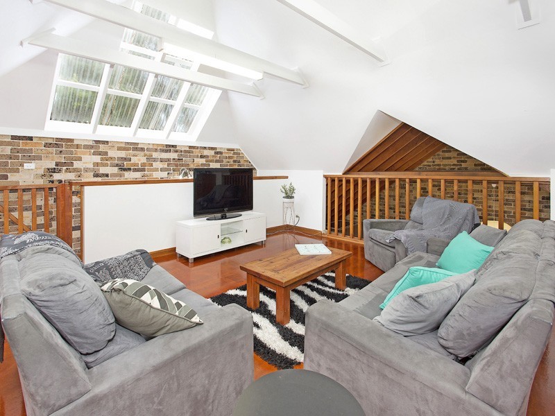 15 RAILWAY AVENUE, Minnamurra NSW 2533