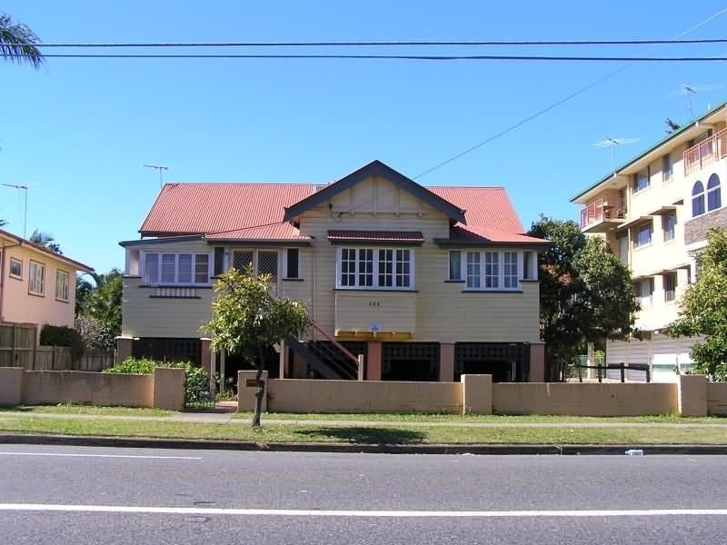 106 Cavendish Rd, Coorparoo QLD 4151