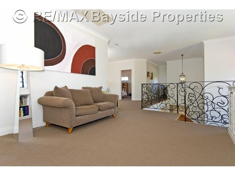 44 Masthead Dr, Raby Bay QLD 4163