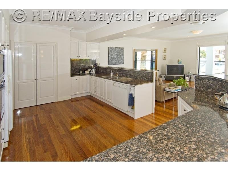 44 Masthead Dr, Raby Bay QLD 4163