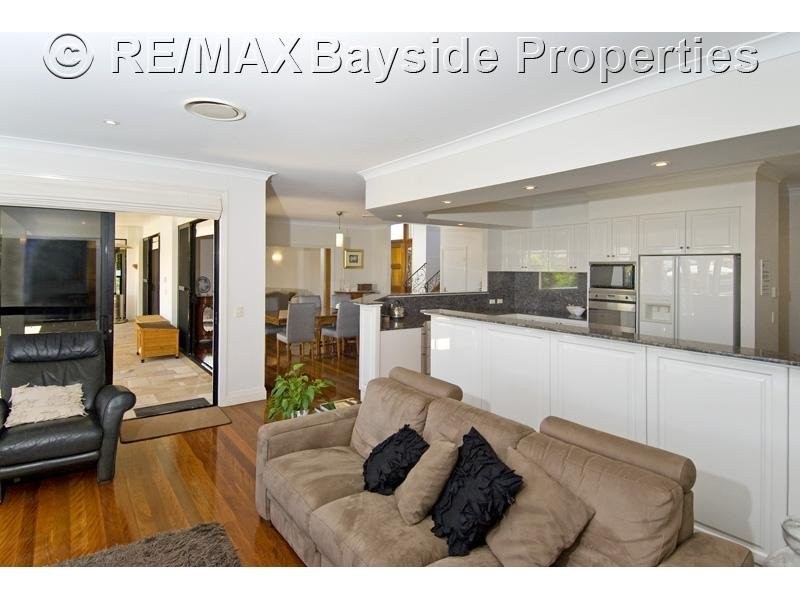 44 Masthead Dr, Raby Bay QLD 4163