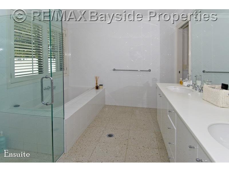 44 Masthead Dr, Raby Bay QLD 4163