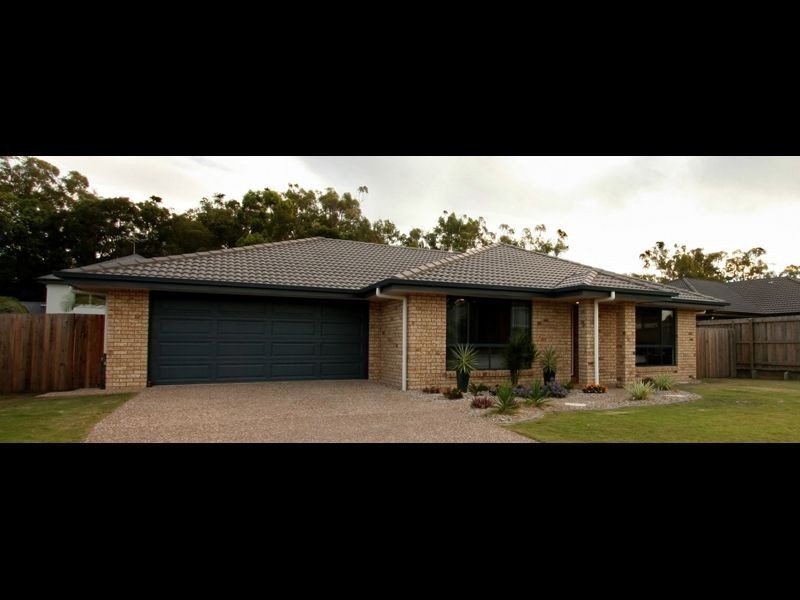 8 Turquoise street, Redland Bay QLD 4165