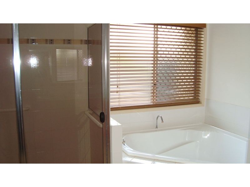 6 Canegrove Street, Wellington Point QLD 4160