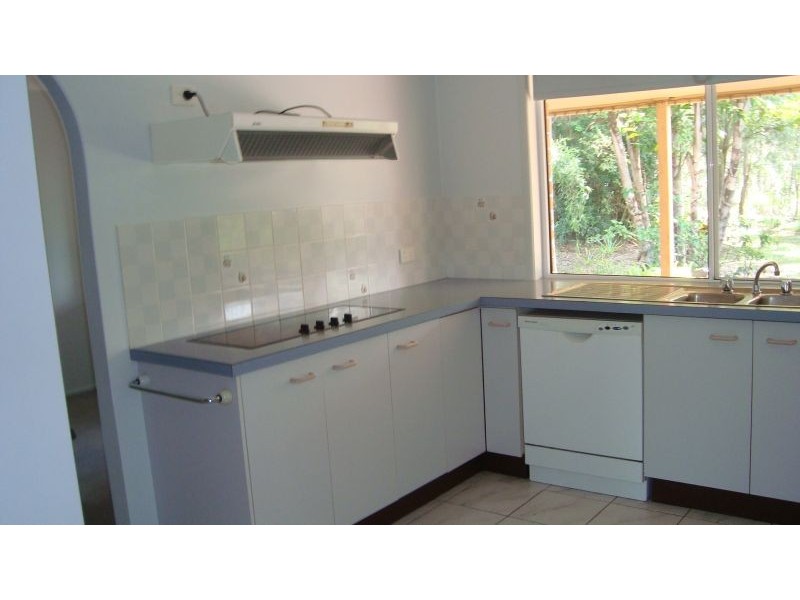 4 Peacock Court, Birkdale QLD 4159