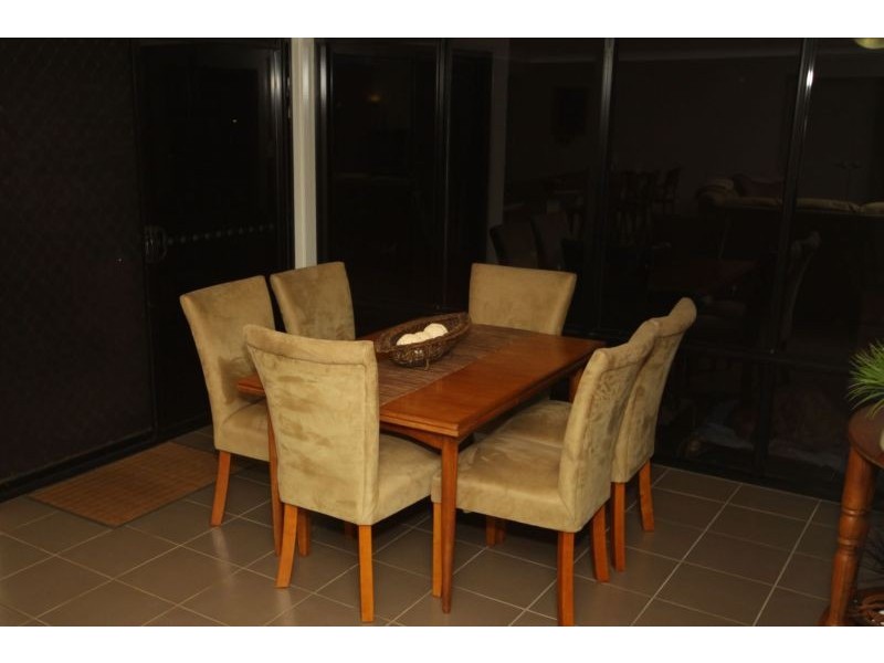 14 Pitman Place, Redland Bay QLD 4165