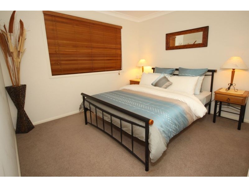 14 Pitman Place, Redland Bay QLD 4165