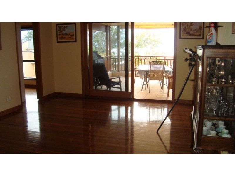 8 Outlook Parade, Ormiston QLD 4160