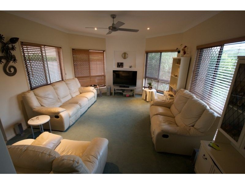 3 St Clair Court, Redland Bay QLD 4165