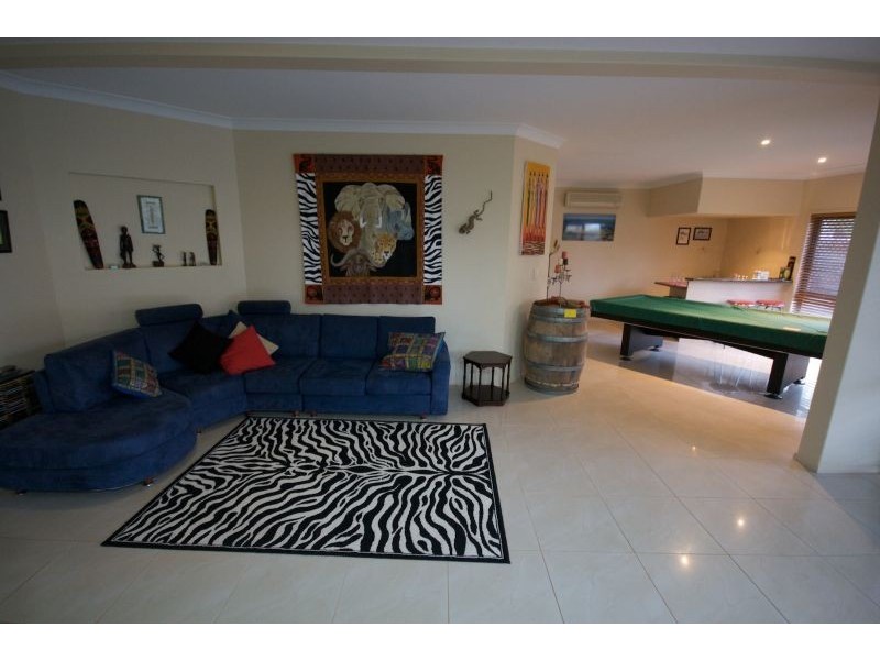 3 St Clair Court, Redland Bay QLD 4165