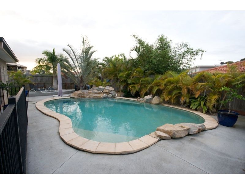 3 St Clair Court, Redland Bay QLD 4165