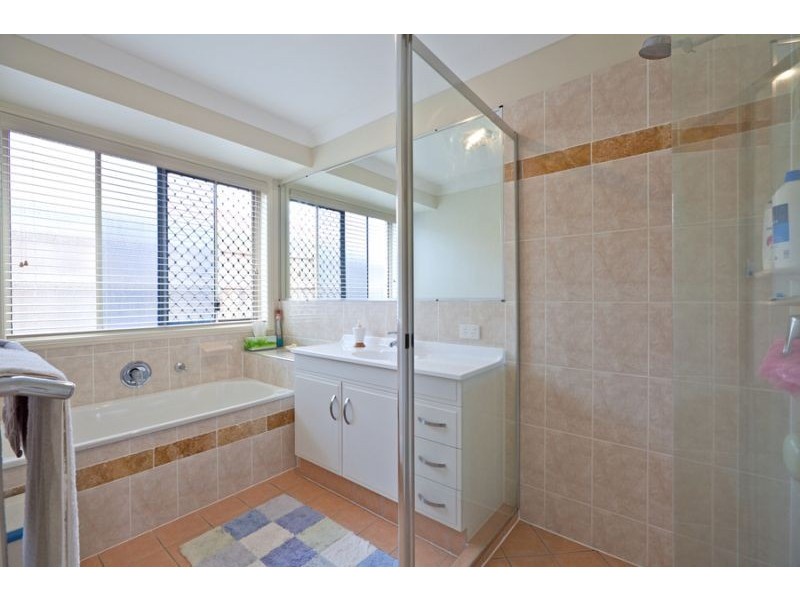 33  Ebony Crescent, Redland Bay QLD 4165