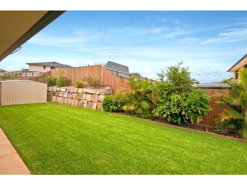 33  Ebony Crescent, Redland Bay QLD 4165
