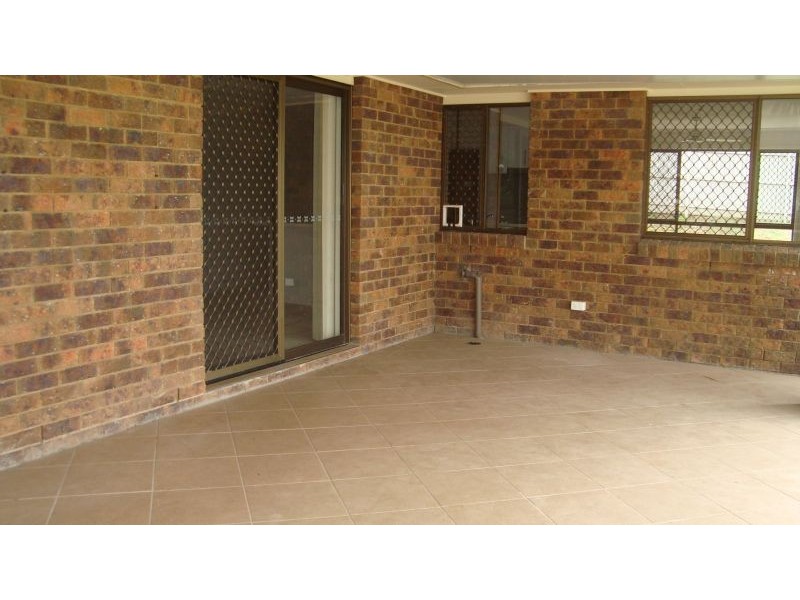 4 Whitehaven, Alexandra Hills QLD 4161