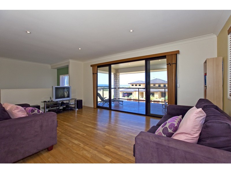 16 Irwin Place, Redland Bay QLD 4165