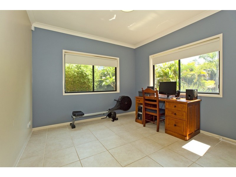 16 Irwin Place, Redland Bay QLD 4165