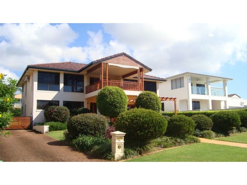 8  Outlook Parade, Ormiston QLD 4160