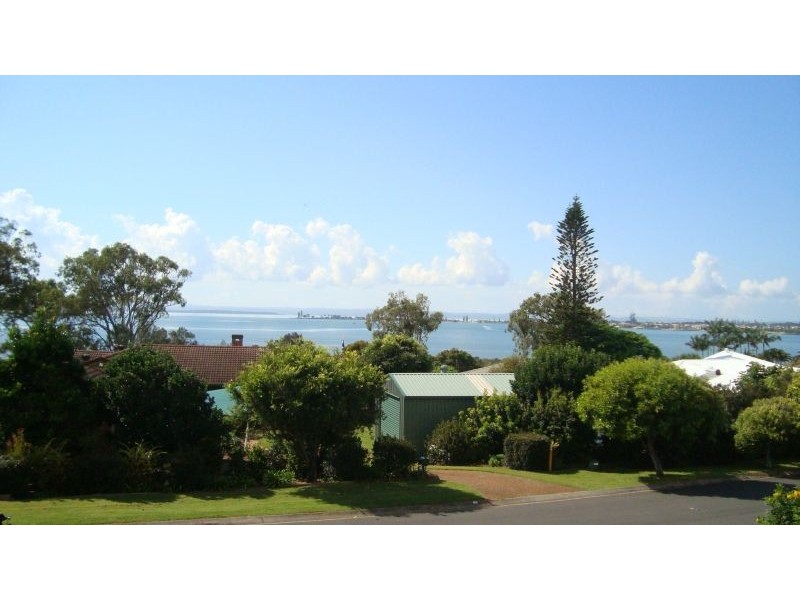 8  Outlook Parade, Ormiston QLD 4160