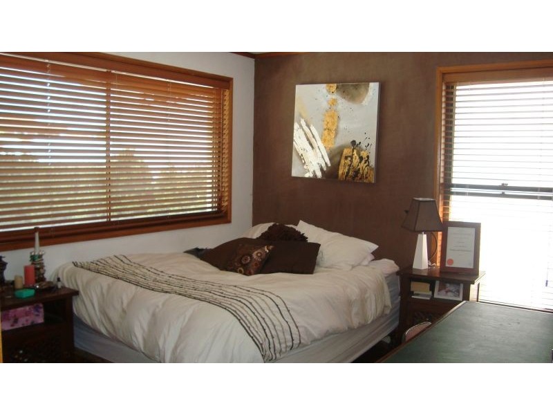 8  Outlook Parade, Ormiston QLD 4160