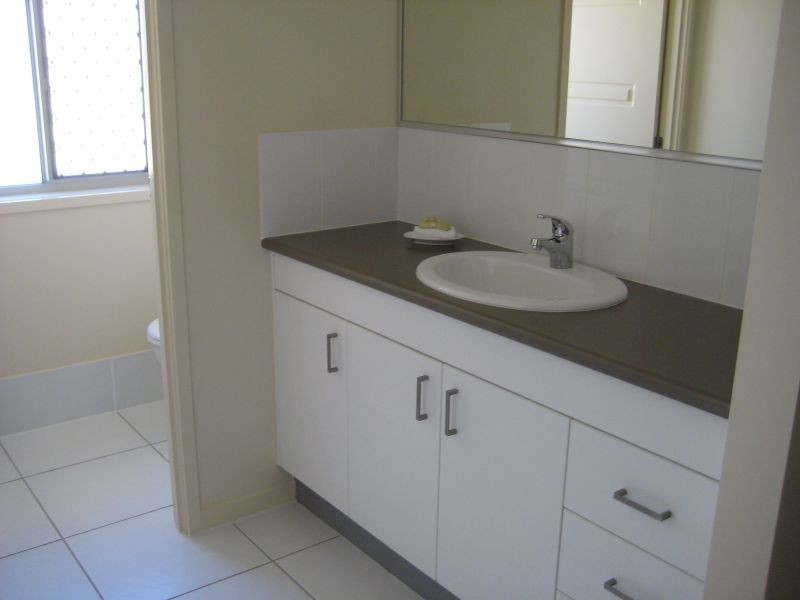 16 Amalia Street, Birkdale QLD 4159