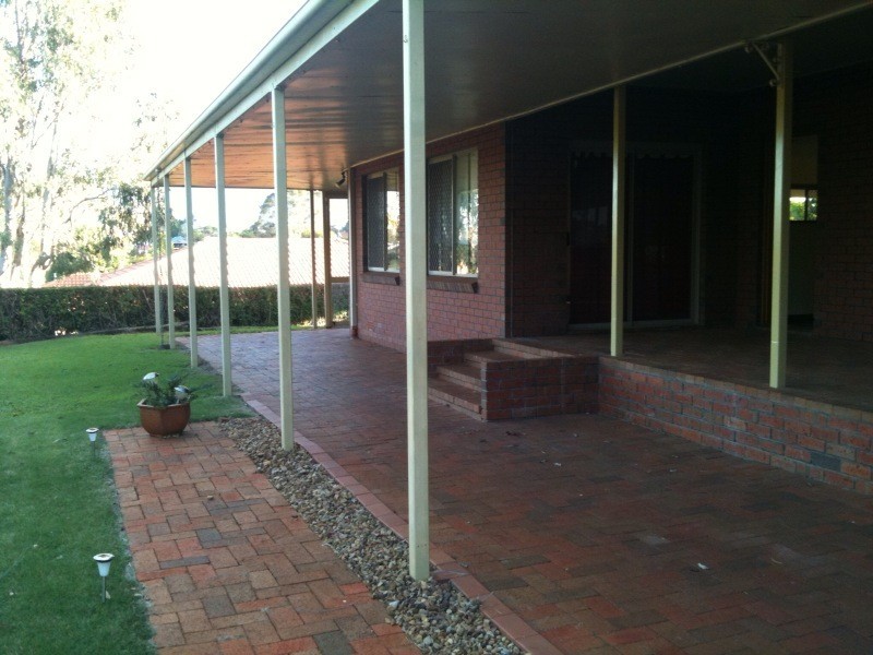 17 Manor Drive, Wellington Point QLD 4160