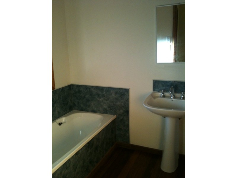 17 Manor Drive, Wellington Point QLD 4160